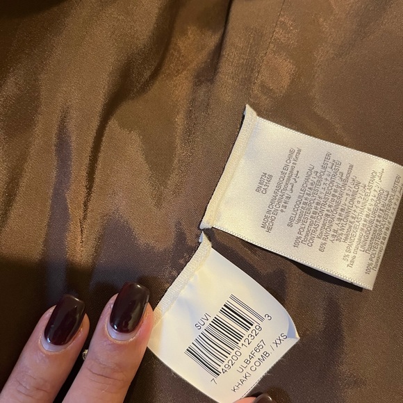 Cropped Cheetah Print blazer jacket from BCBG MAXAZRIA - Picture 3 of 5